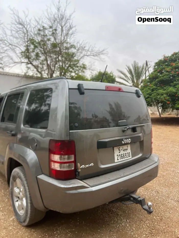 Jeep Liberty 2012 photo 2