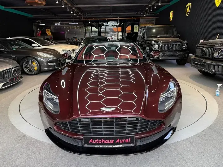 Aston Martin Db11