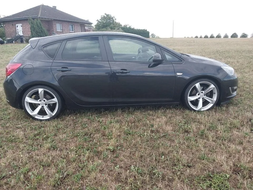 Opel Astra J