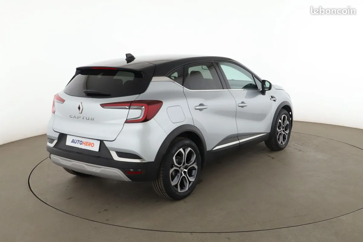 Renault Captur 2022 photo 3
