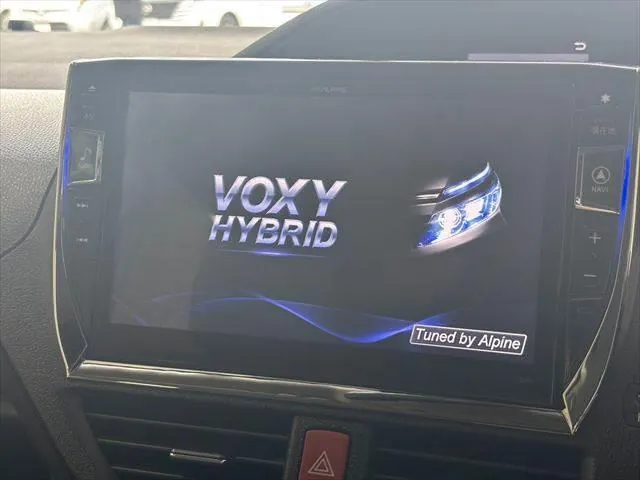 Toyota Voxy 2016 photo 4