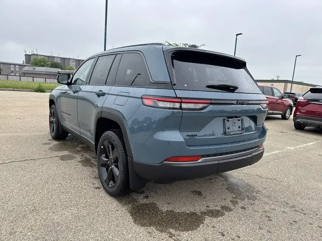 Jeep Grand Cherokee 2026 photo 5