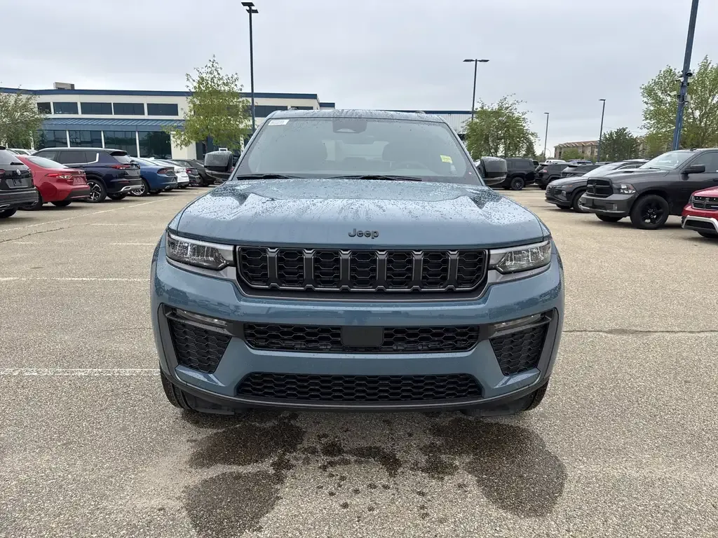 Jeep Grand Cherokee 2026 photo 2
