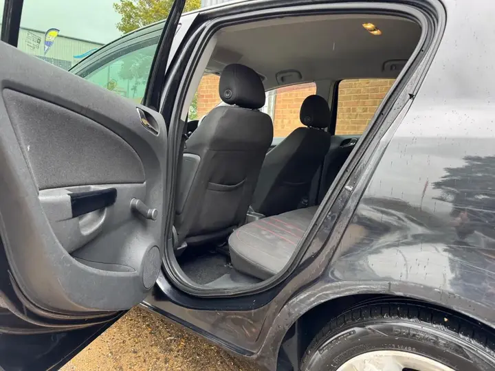 Vauxhall Corsa 2011 photo 5