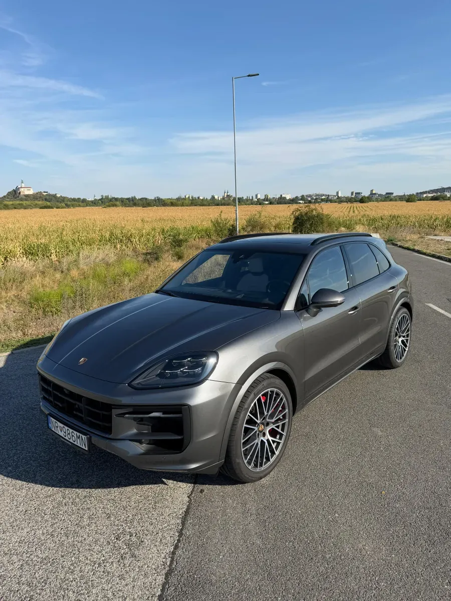 Porsche Cayenne 2024 photo 2