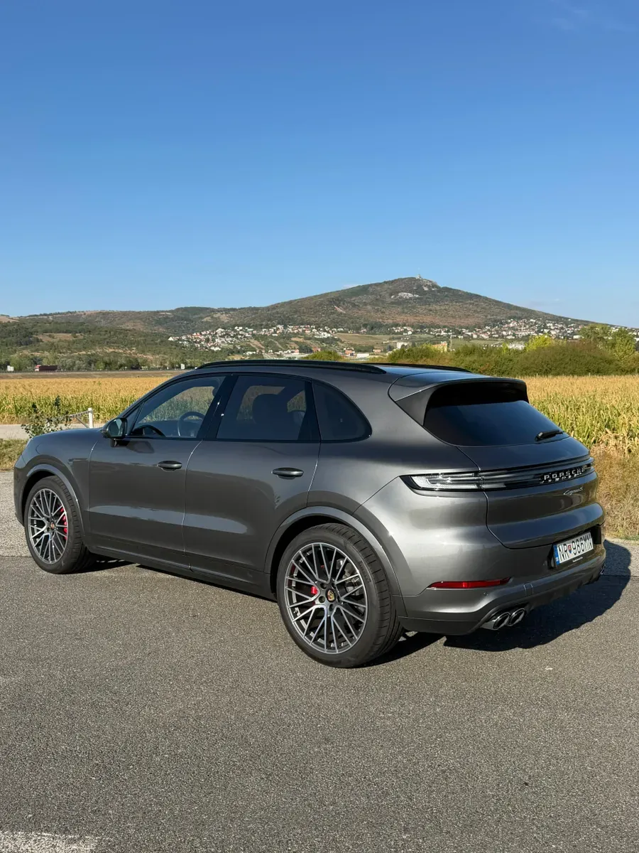 Porsche Cayenne 2024 photo 3