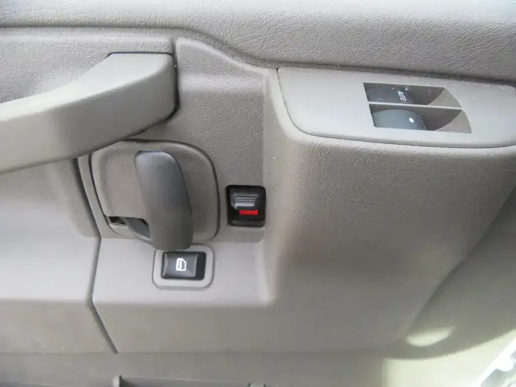 GMC Savana 3500 2023 photo 5