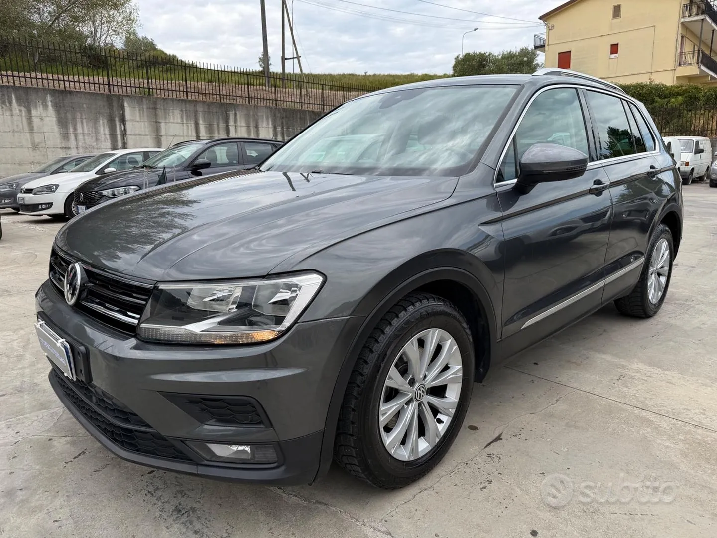Volkswagen Tiguan 2018 photo 2