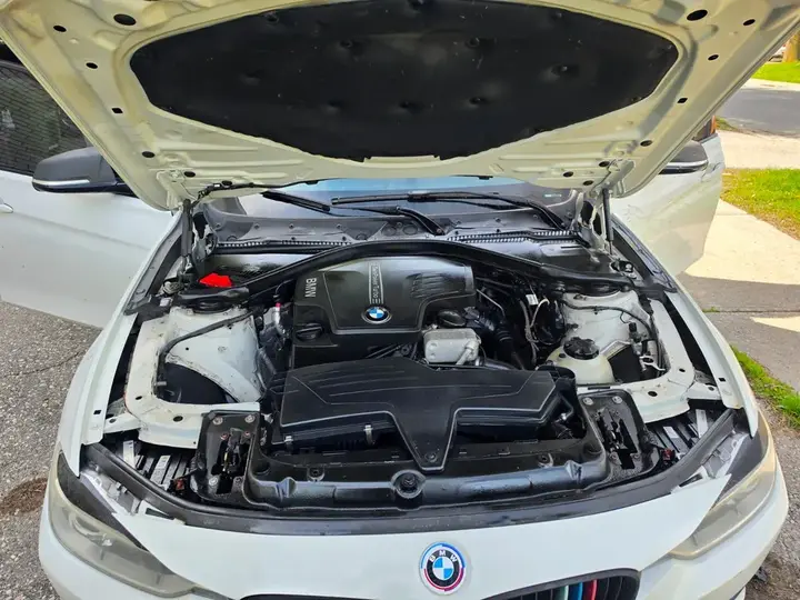 BMW 3 Series 2013 photo 4