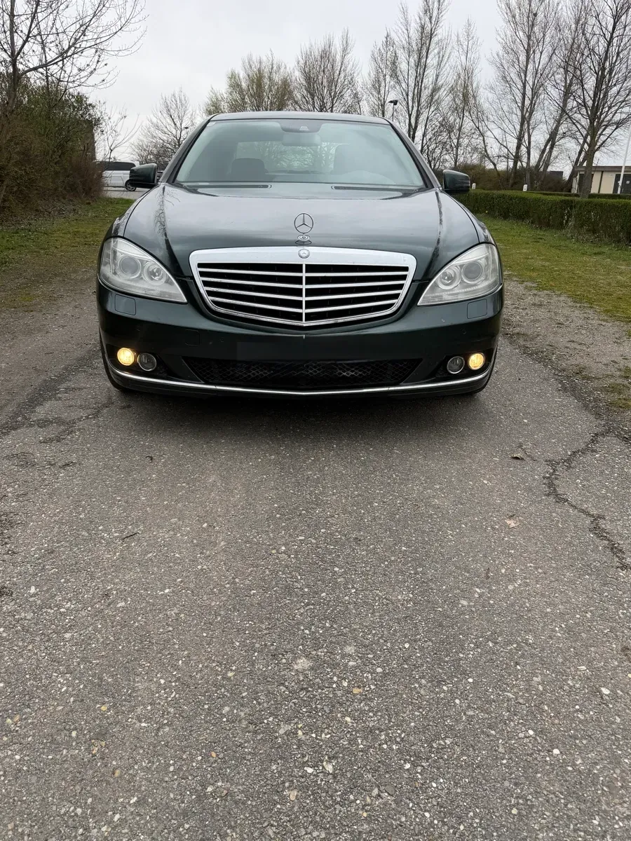 Mercedes-Benz S-Class 2010 photo 2