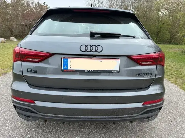 Audi Q3 2023 photo 2