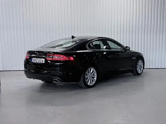 Jaguar Xf 2015 photo 3