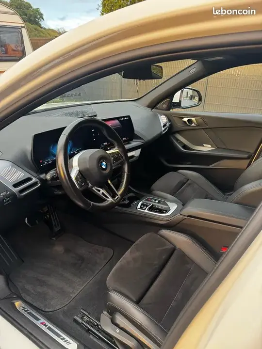 BMW 1 Series 2024 photo 3
