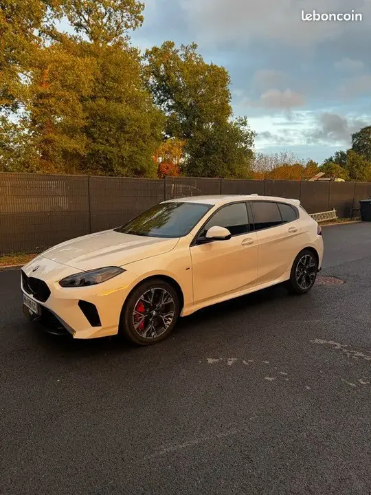 BMW 1 Series 2024 photo 2