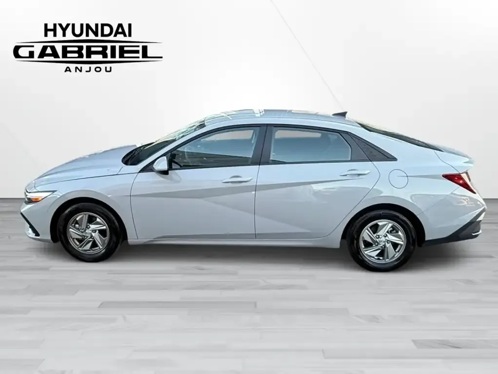Hyundai Elantra 2025 photo 2
