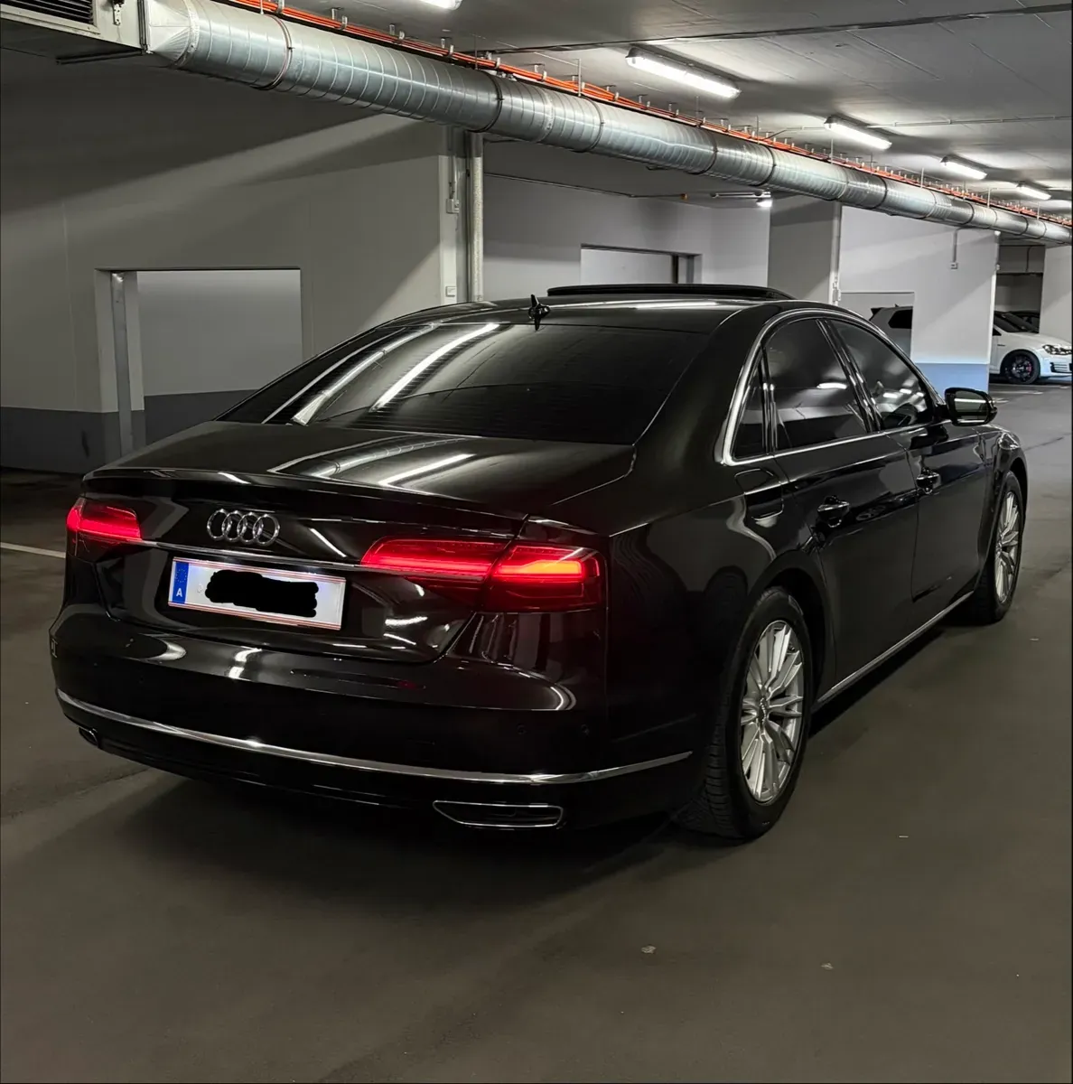 Audi A8 2015 photo 2
