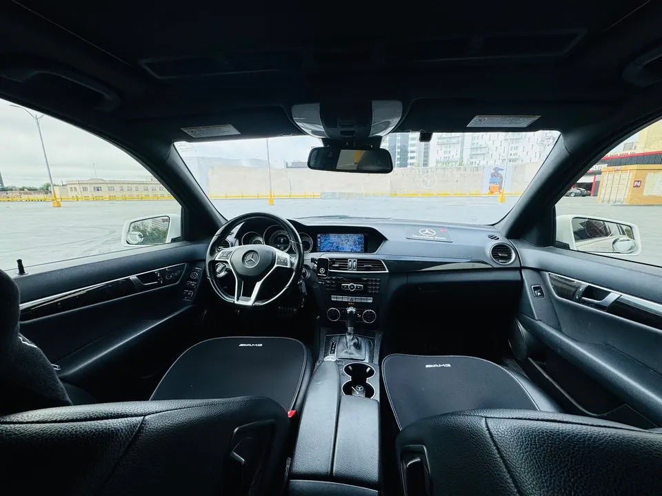 Mercedes-Benz C300 2014 photo 2
