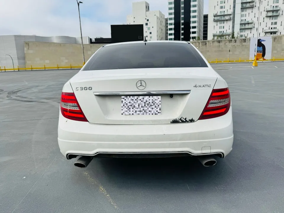 Mercedes-Benz C300 2014 photo 4