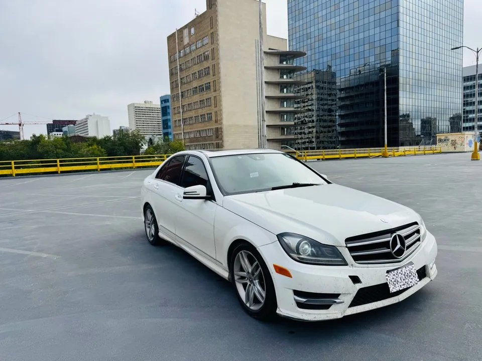 Mercedes-Benz C300 2014 photo 3