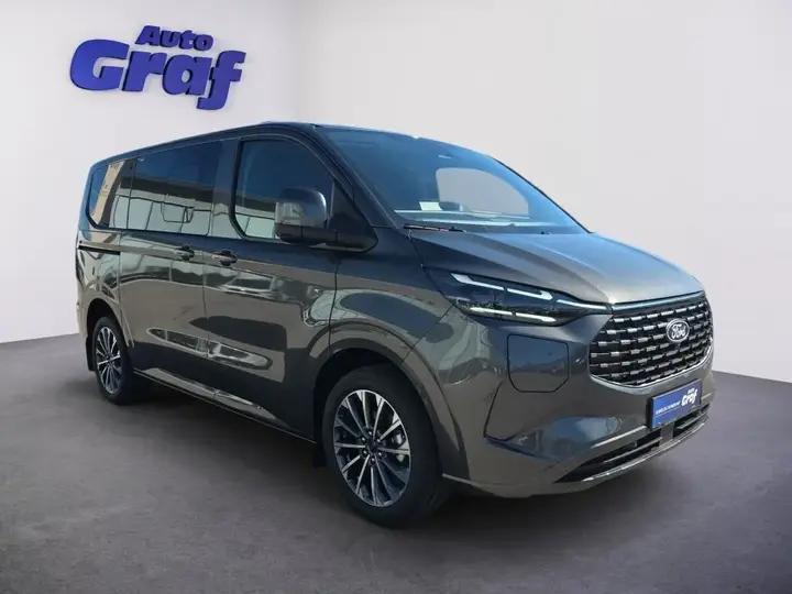 Ford Tourneo photo 2