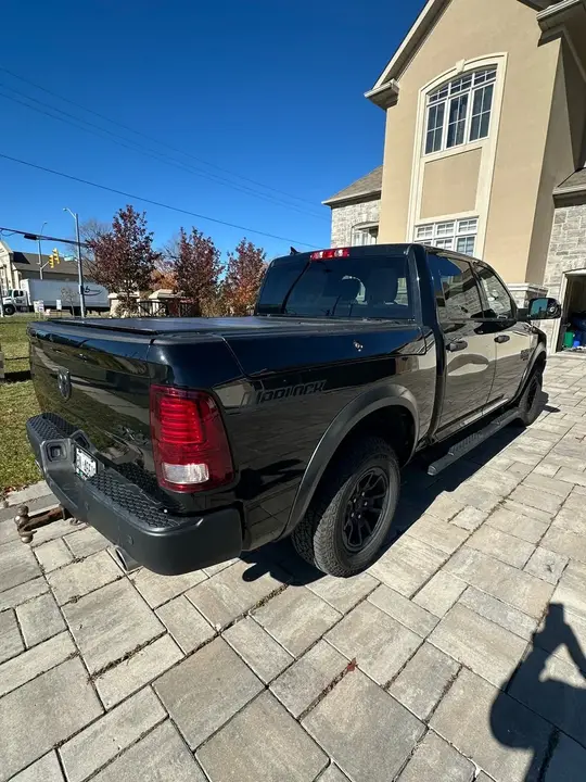 Dodge Ram 1500 2021 photo 2