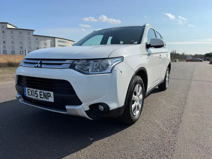 Mitsubishi Outlander 2015 photo 3