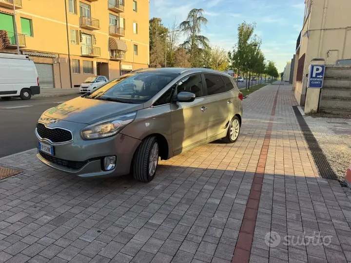 Kia Carens 2014 photo 3