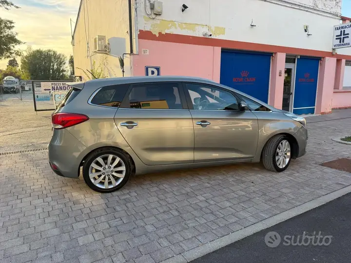 Kia Carens 2014 photo 4