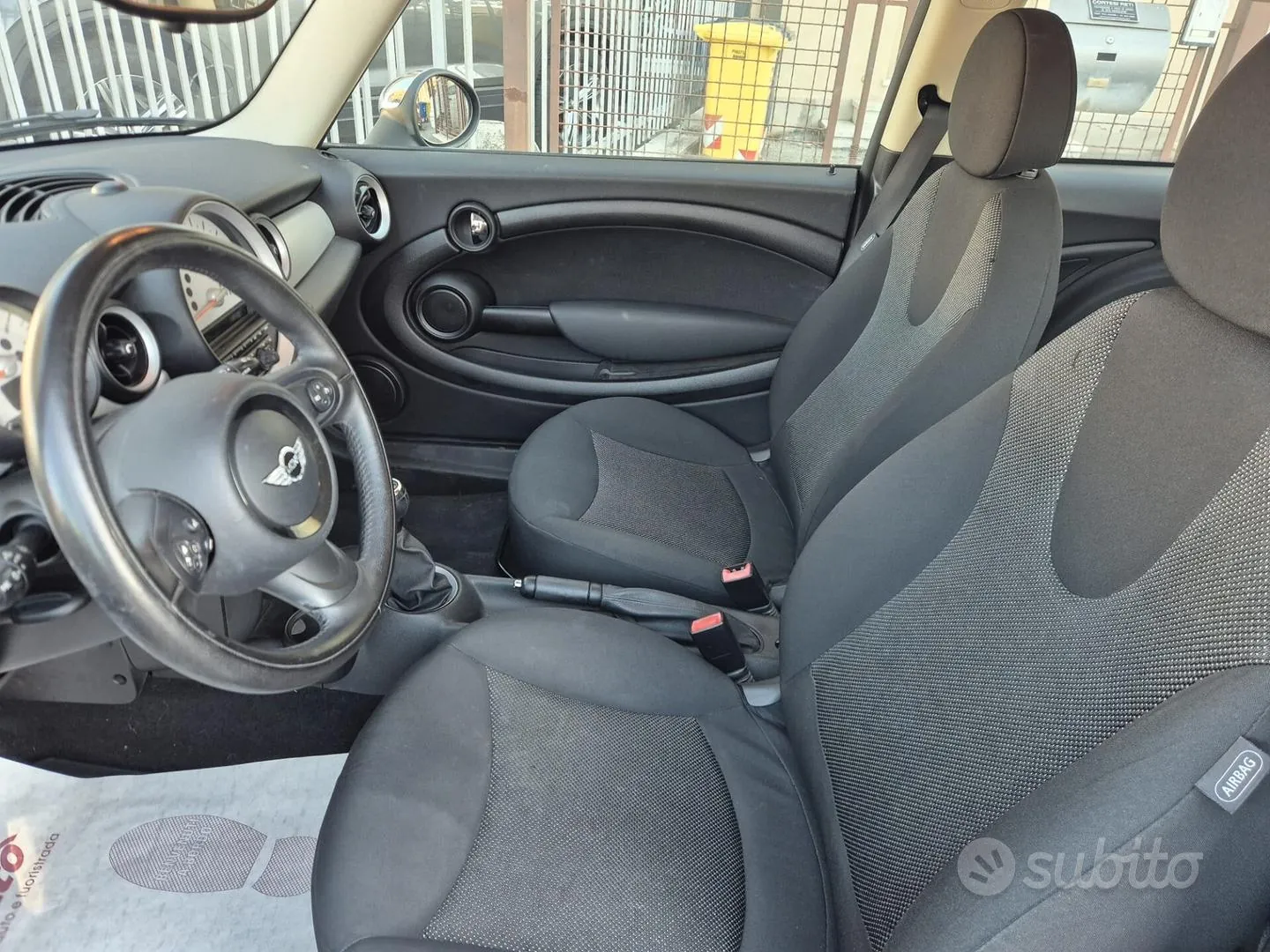 Mini One 2013 photo 5