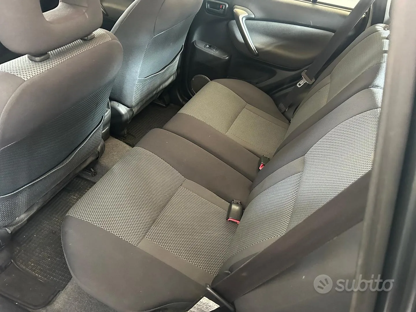 Toyota Rav4 2005 photo 4