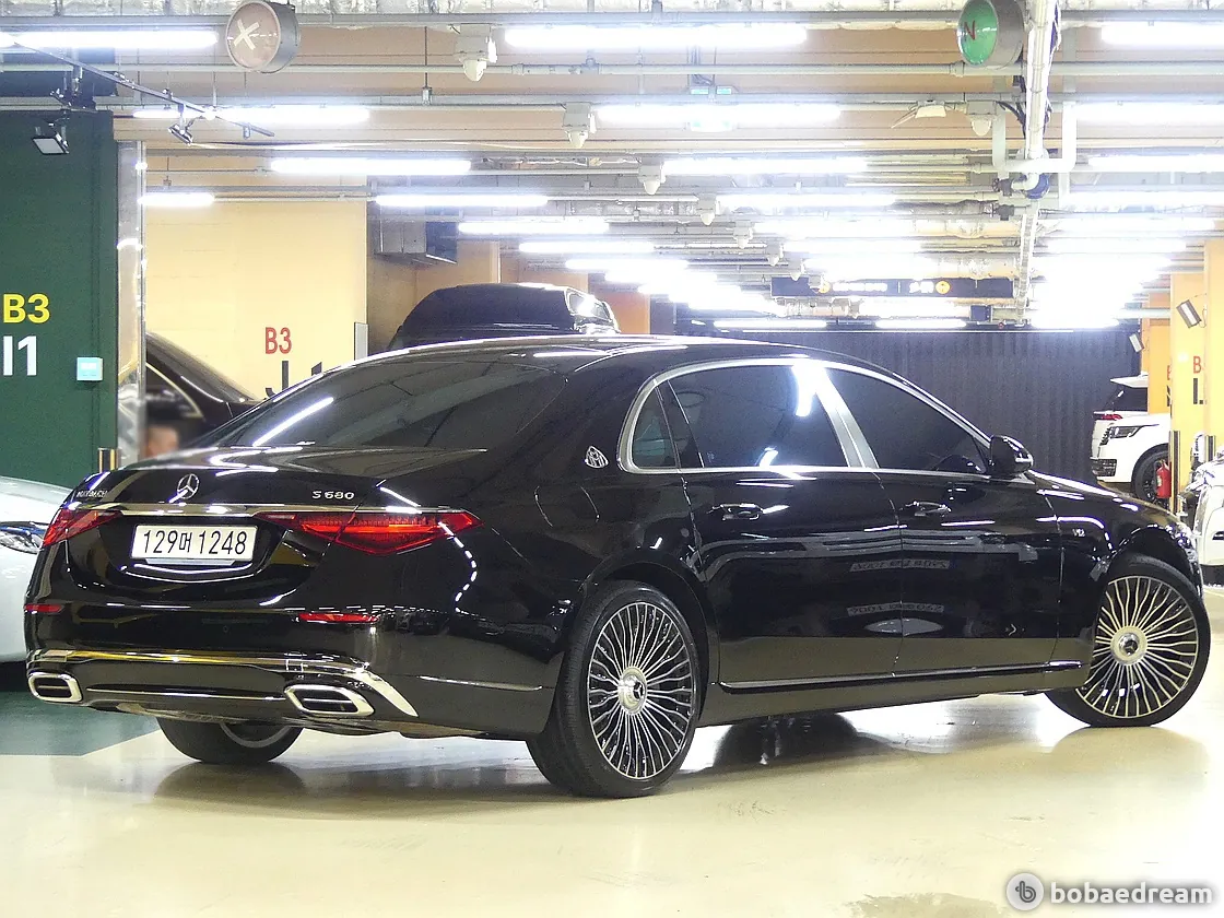 Mercedes-Benz Maybach S680 2025 photo 3