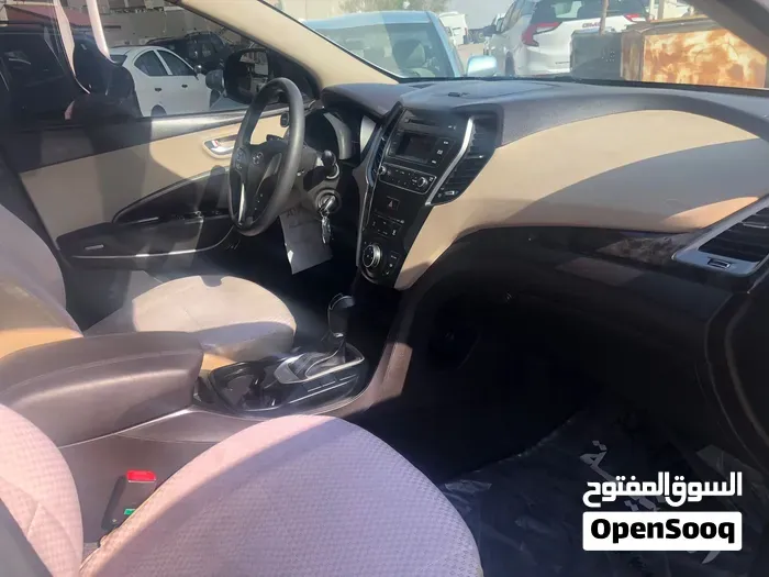 Hyundai Santa Fe 2017 photo 2