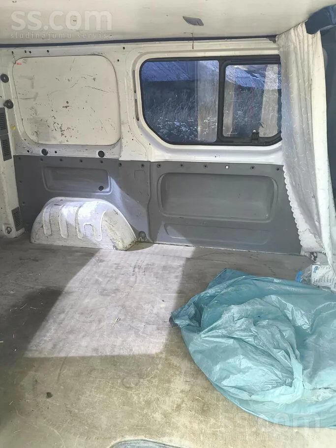 Renault Trafic 2004 photo 2