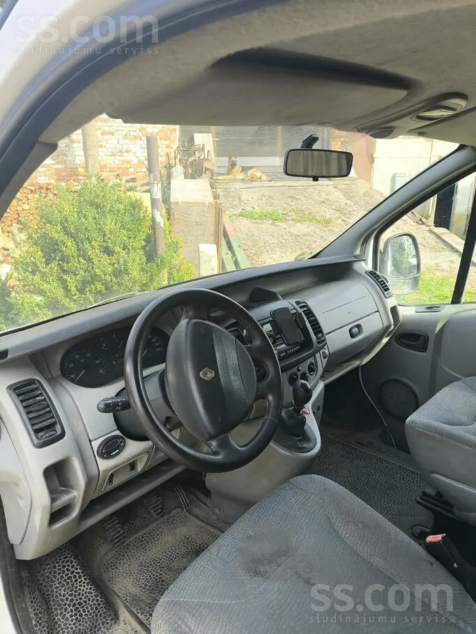 Renault Trafic 2004 photo 3