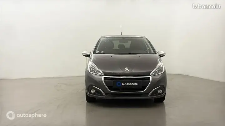 Peugeot 208 2018 photo 2