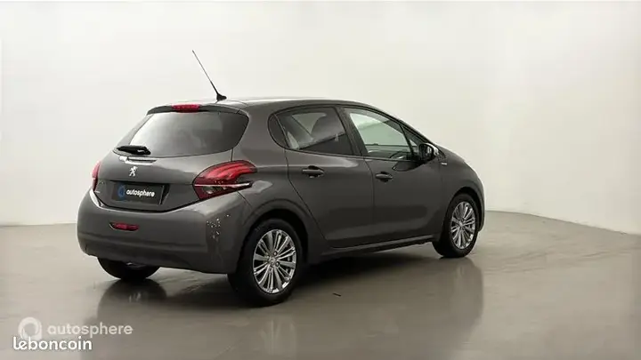 Peugeot 208 2018 photo 5