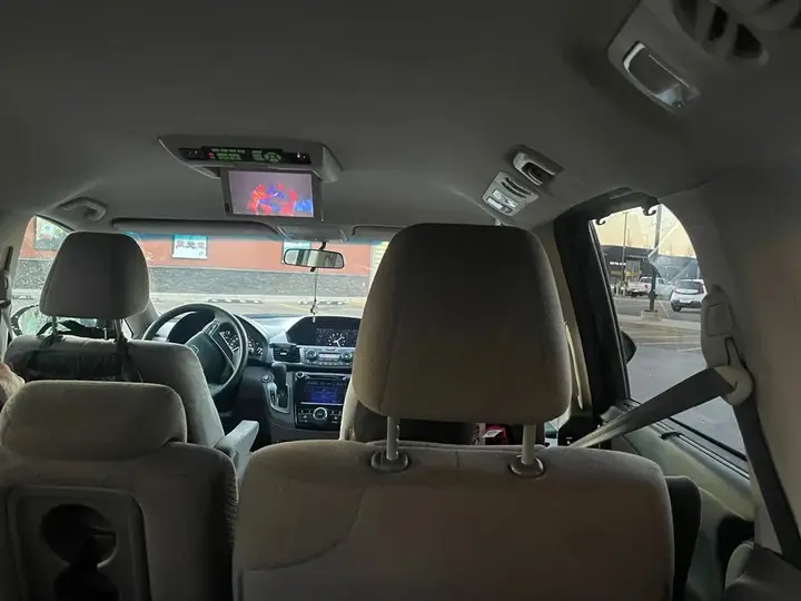 Honda Odyssey 2014 photo 5