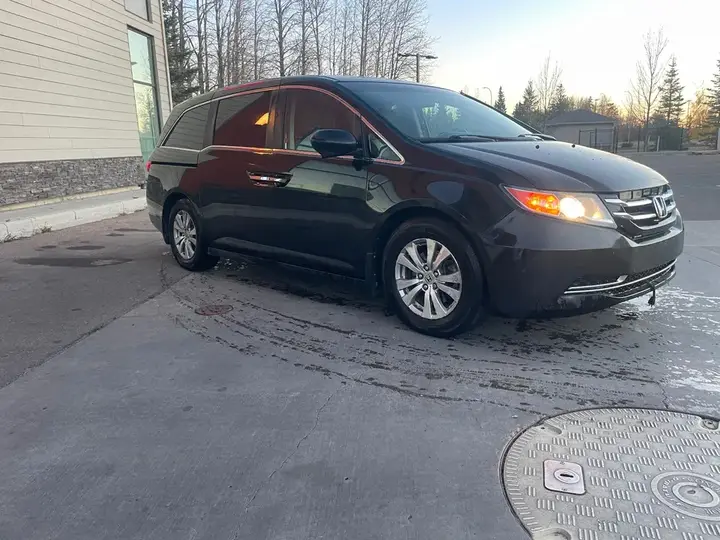 Honda Odyssey 2014 photo 3