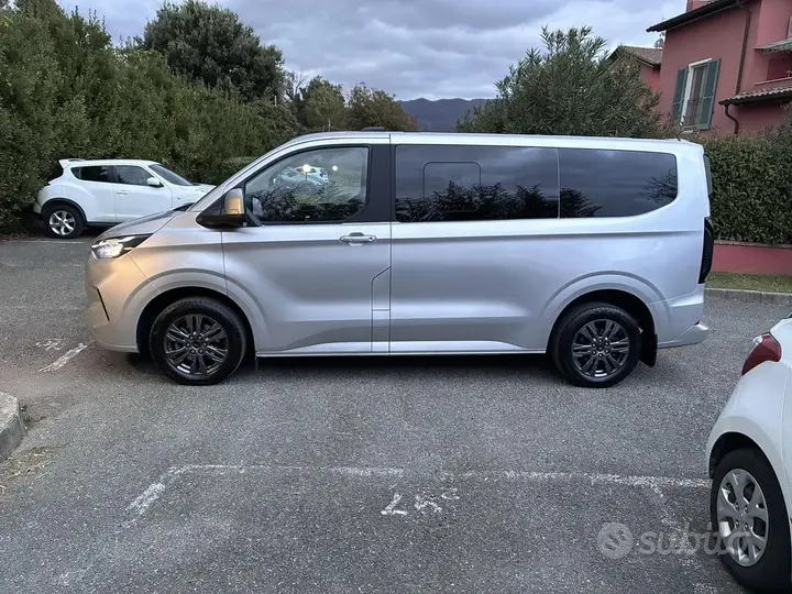 Ford Tourneo Custom 2024 photo 2