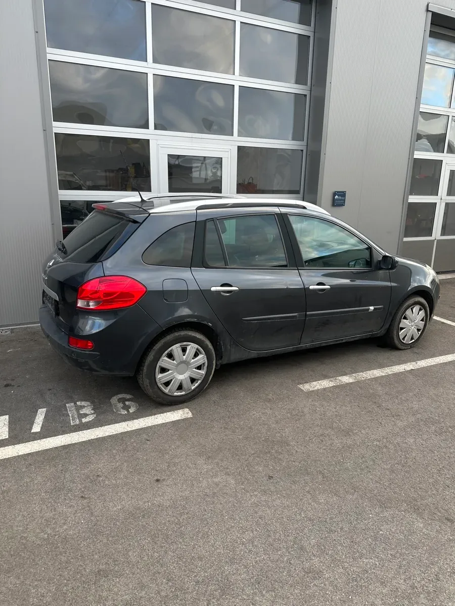 Renault Clio 2008 photo 2