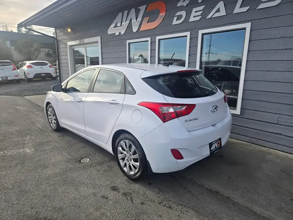 Hyundai Elantra 2015 photo 5