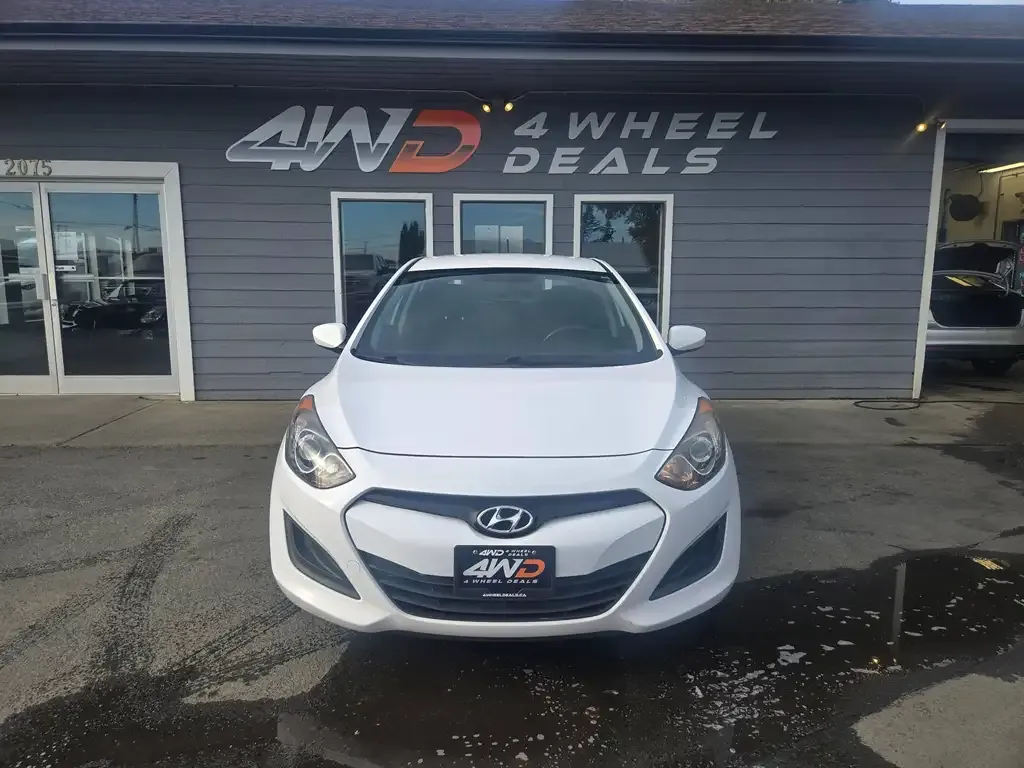 Hyundai Elantra 2015 photo 2
