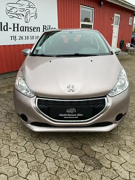 Peugeot 208 2014 photo 2