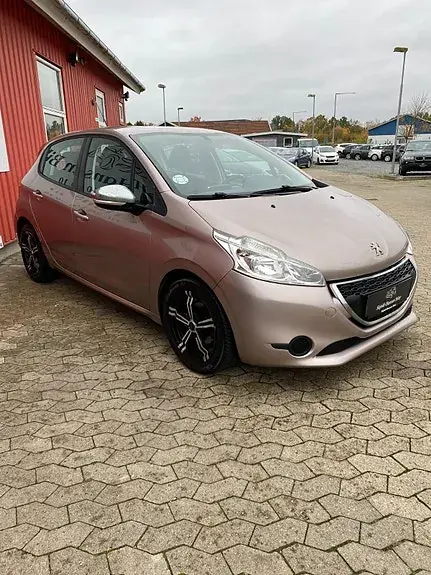 Peugeot 208 2014 photo 3