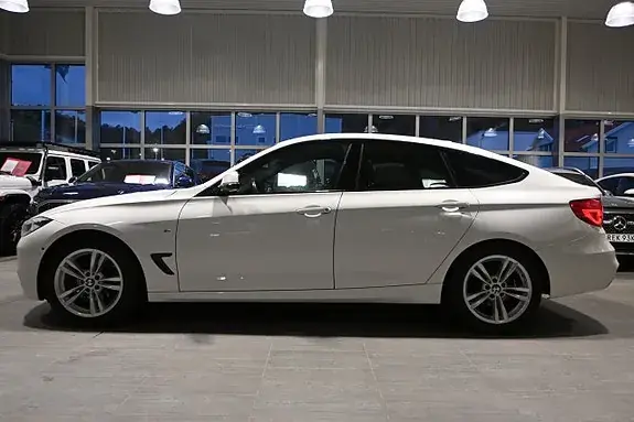 BMW 320D 2018 photo 2