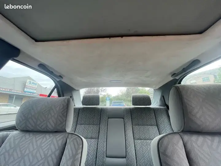 Mercedes-Benz C250D 1994 photo 3