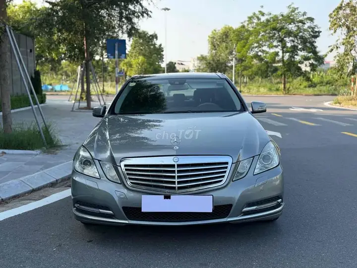 Mercedes-Benz E-Class 2011 photo 3