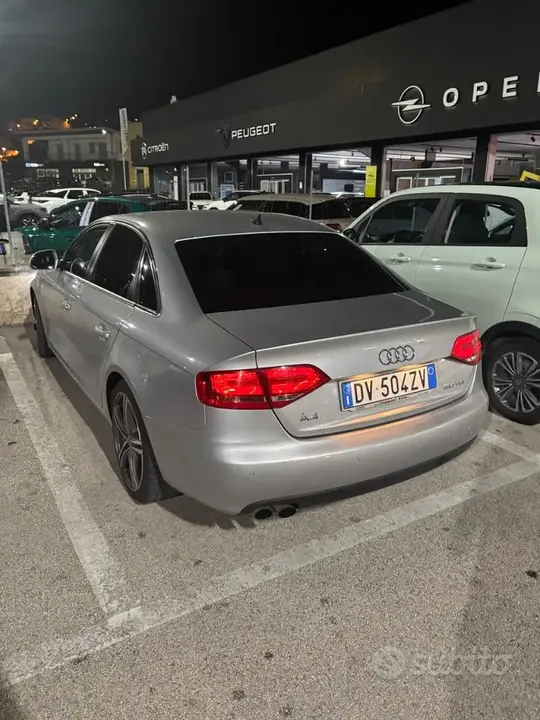 Audi A4 2009 photo 2