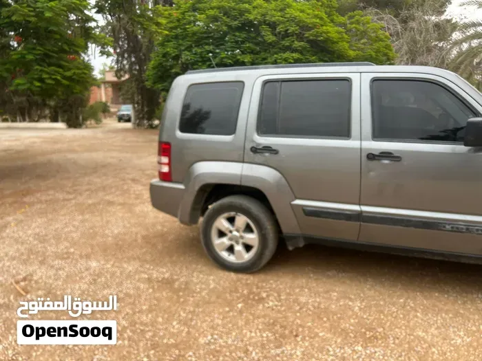 Jeep Liberty 2012 photo 3