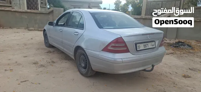 Mercedes-Benz C-Class 2004 photo 3